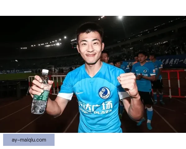 北青曝何宇鹏同一部位再骨折国安春节后赴苏州备战超级杯伤情引关注
